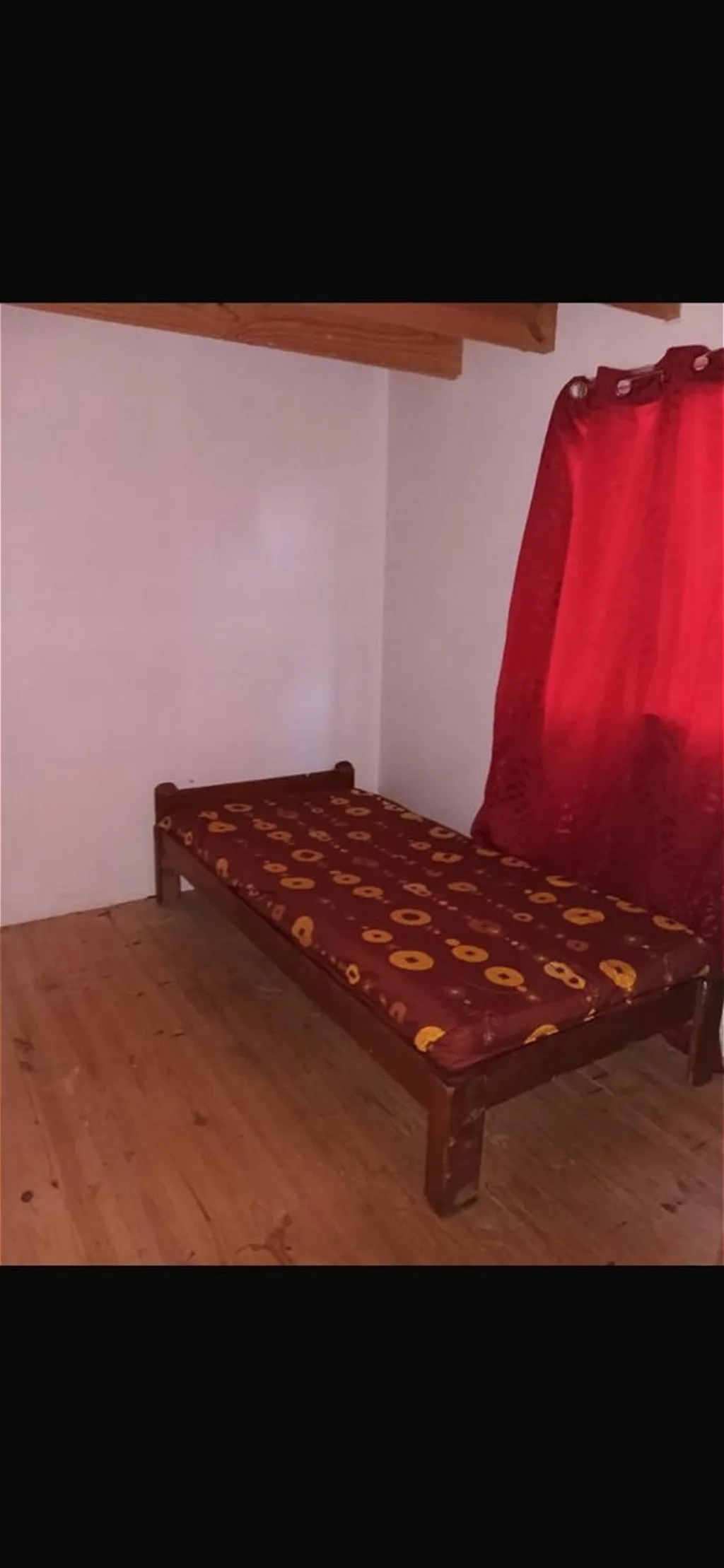 Dormitorio de la propiedad — paredes de madera
